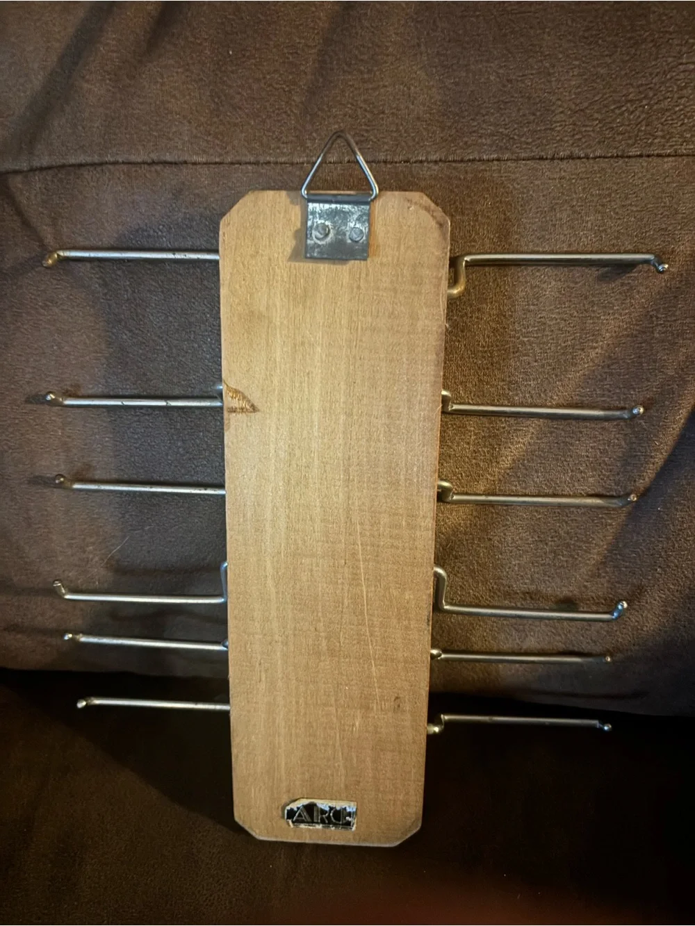 Vintage 1950s Wood Tie Rack — Gold Lion Crest, Chrome Hooks